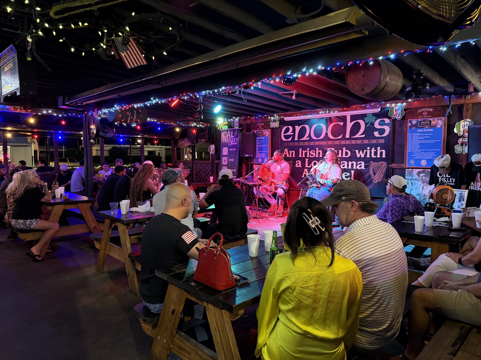 Acoustic show at Enoch's Irish Pub